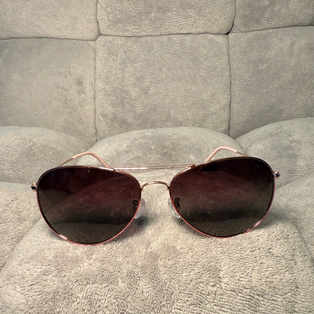 Rose Gold Aviator Sunglasses